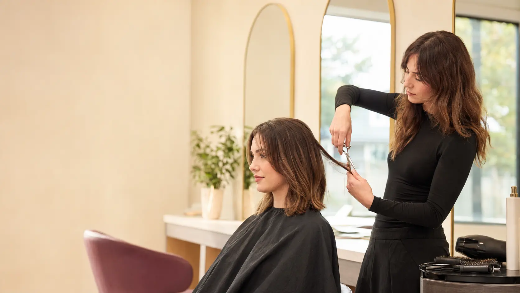 Professional haircut in progress
